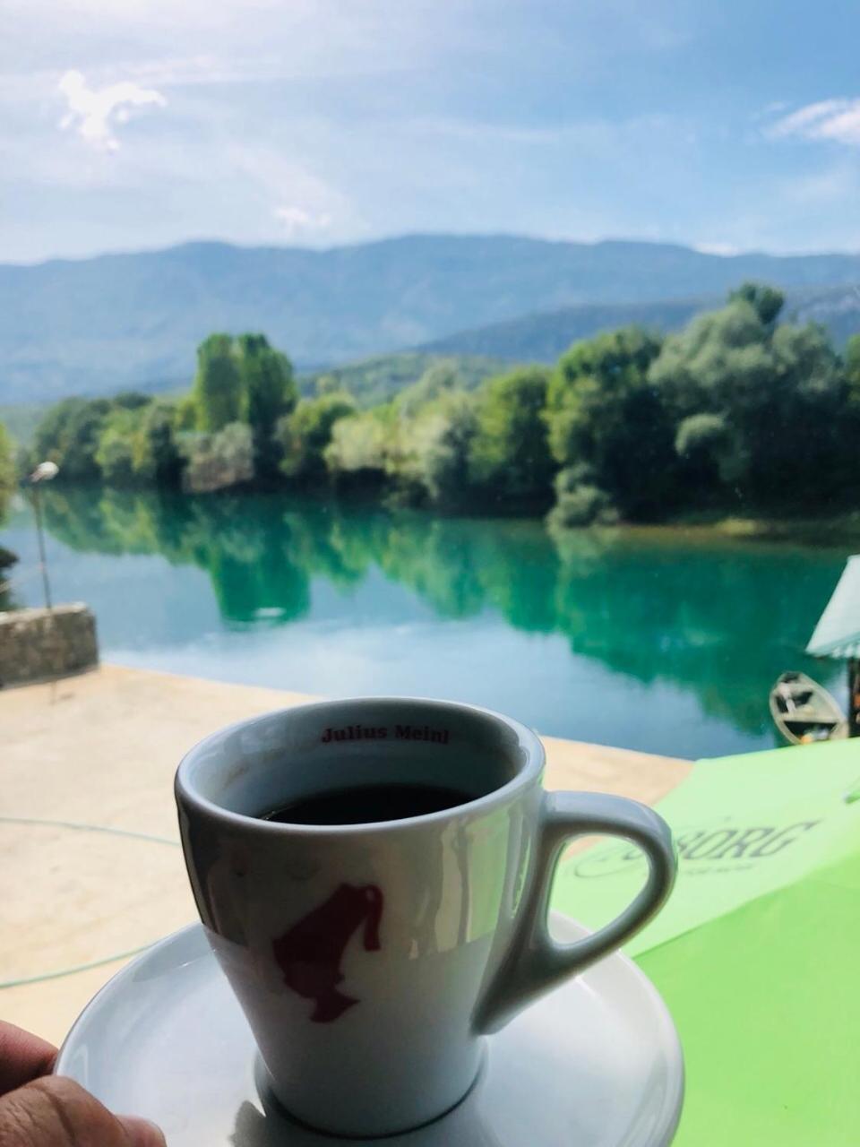 Splav "Slap" - Bungalovi Danilovgrad Bagian luar foto